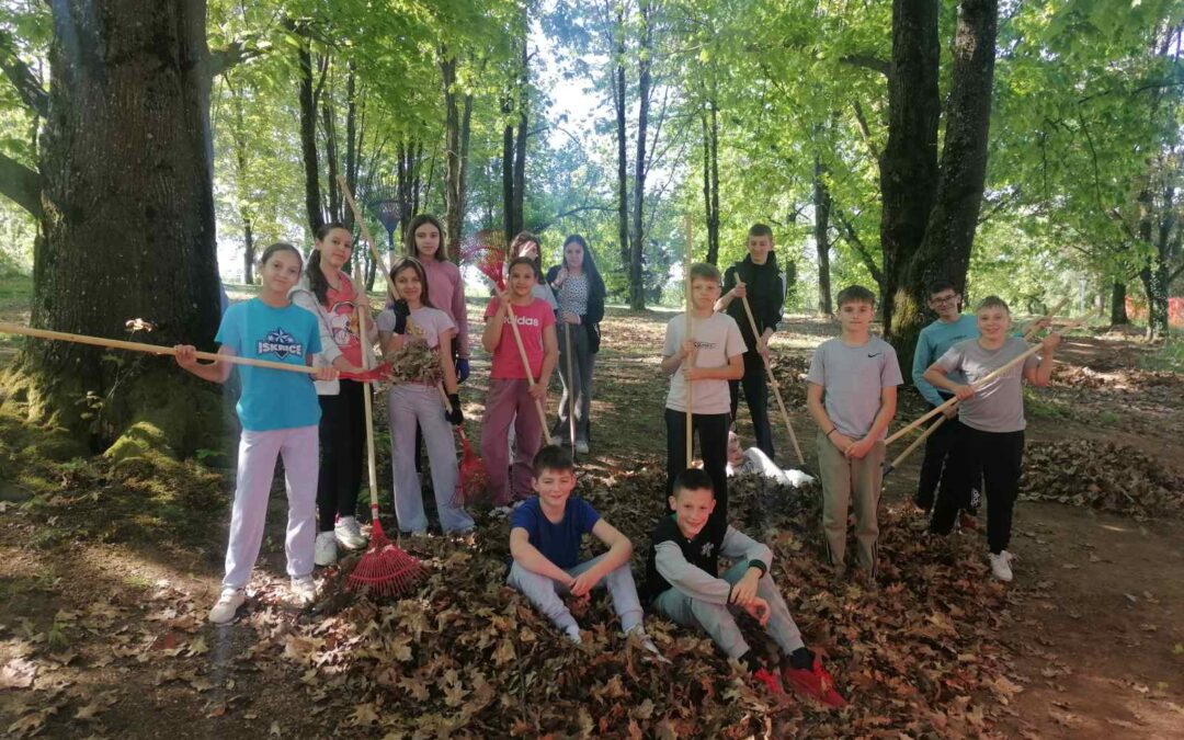 Kad se male ruke slože – arboretum se urediti može!